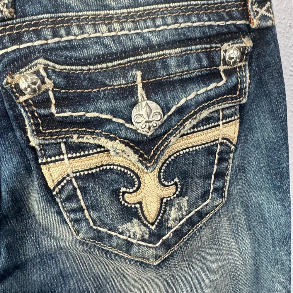 Rock Revival embellished Leah straight leg Jean size 26